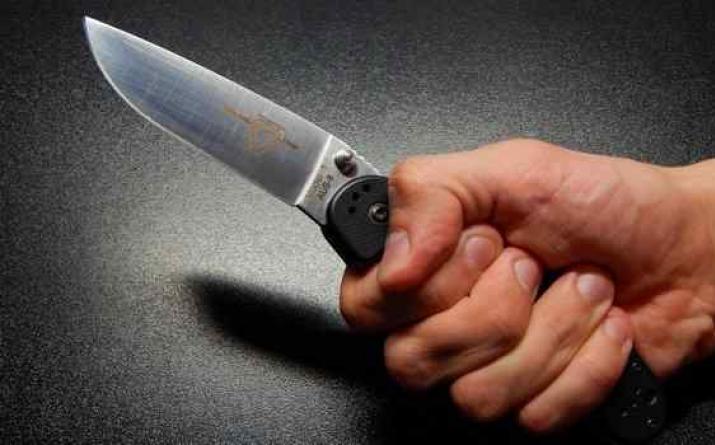 Сонник отобрать нож у нападающего